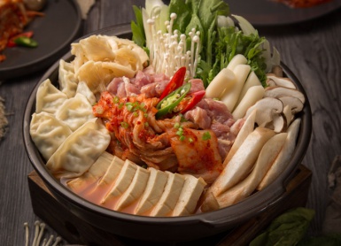 KIMCHI DUMPLING HOTPOT